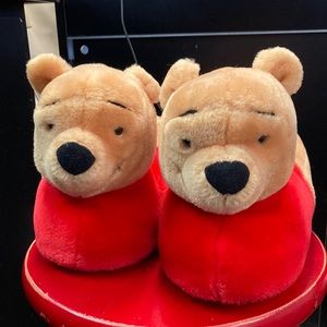Disney Winnie the Pooh Slippers Men’s small 7-8 Women’s Large 9-10 EUC
